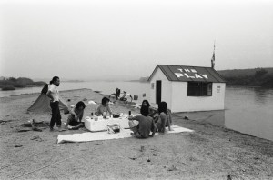 IE - The Play Have a House, 1972
